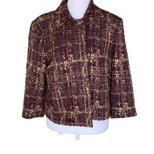 St John Couture Size 8, Timeless Knit with gold threading throughout Classic!